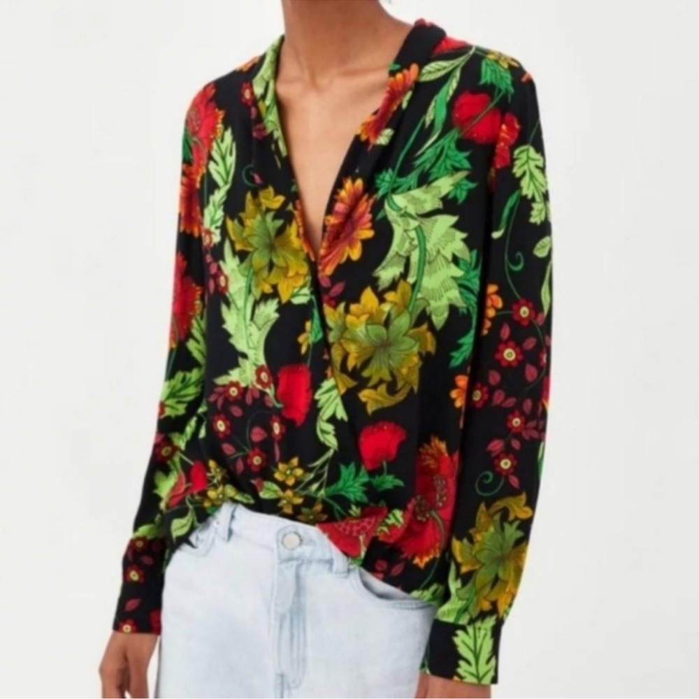 Zara trf Collection Surplice V-neck Floral Top